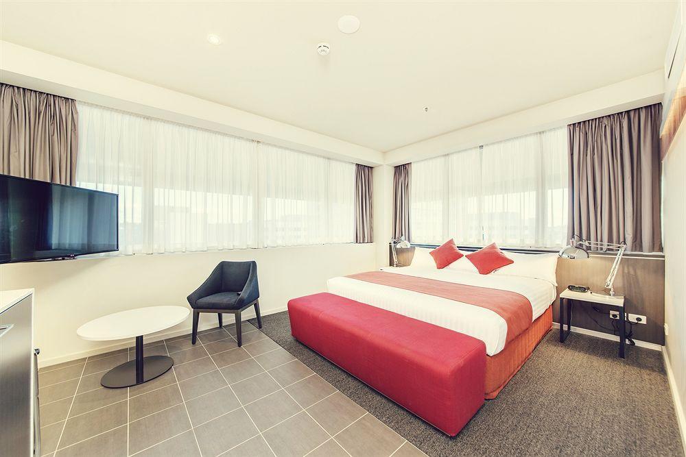 Aparthotel Abode Woden à Canberra Extérieur photo