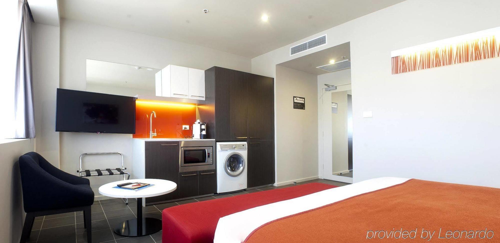 Aparthotel Abode Woden à Canberra Extérieur photo