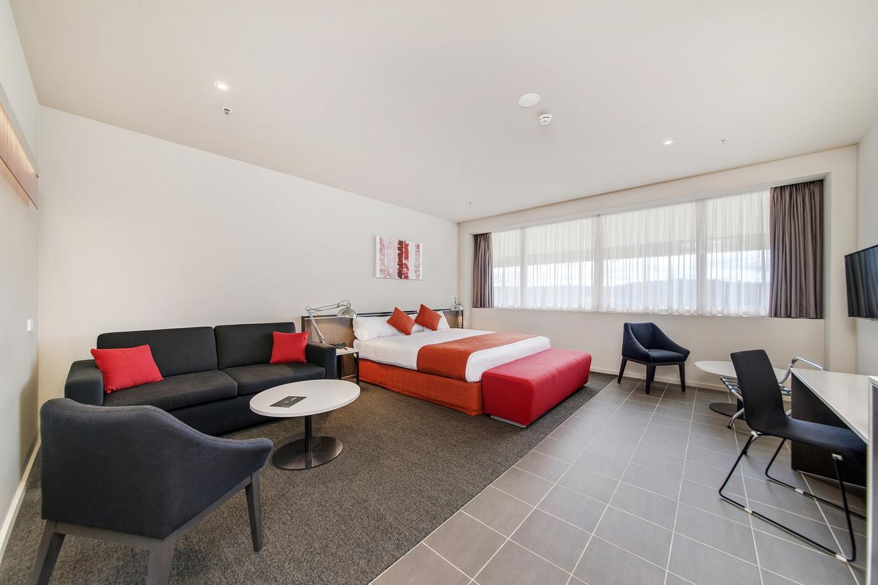 Aparthotel Abode Woden à Canberra Extérieur photo