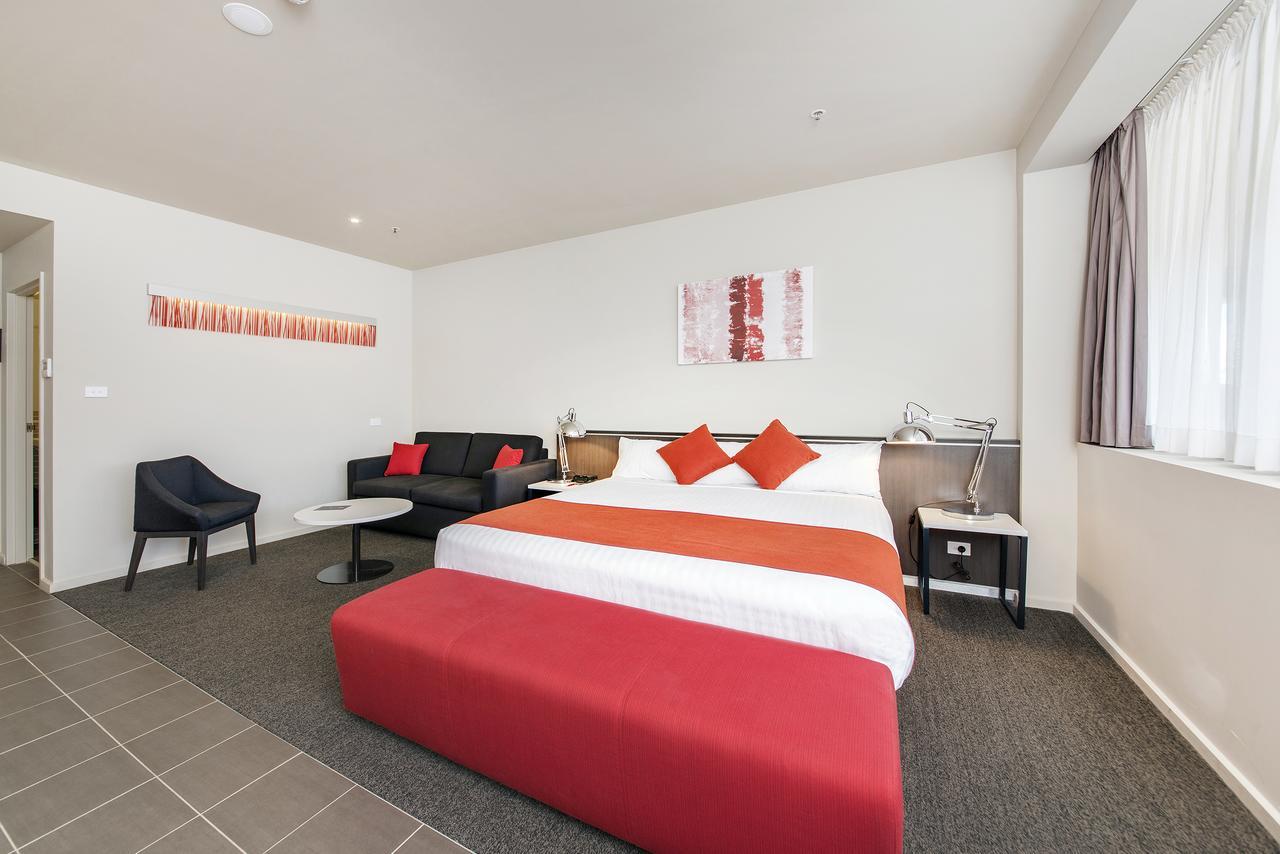 Aparthotel Abode Woden à Canberra Extérieur photo