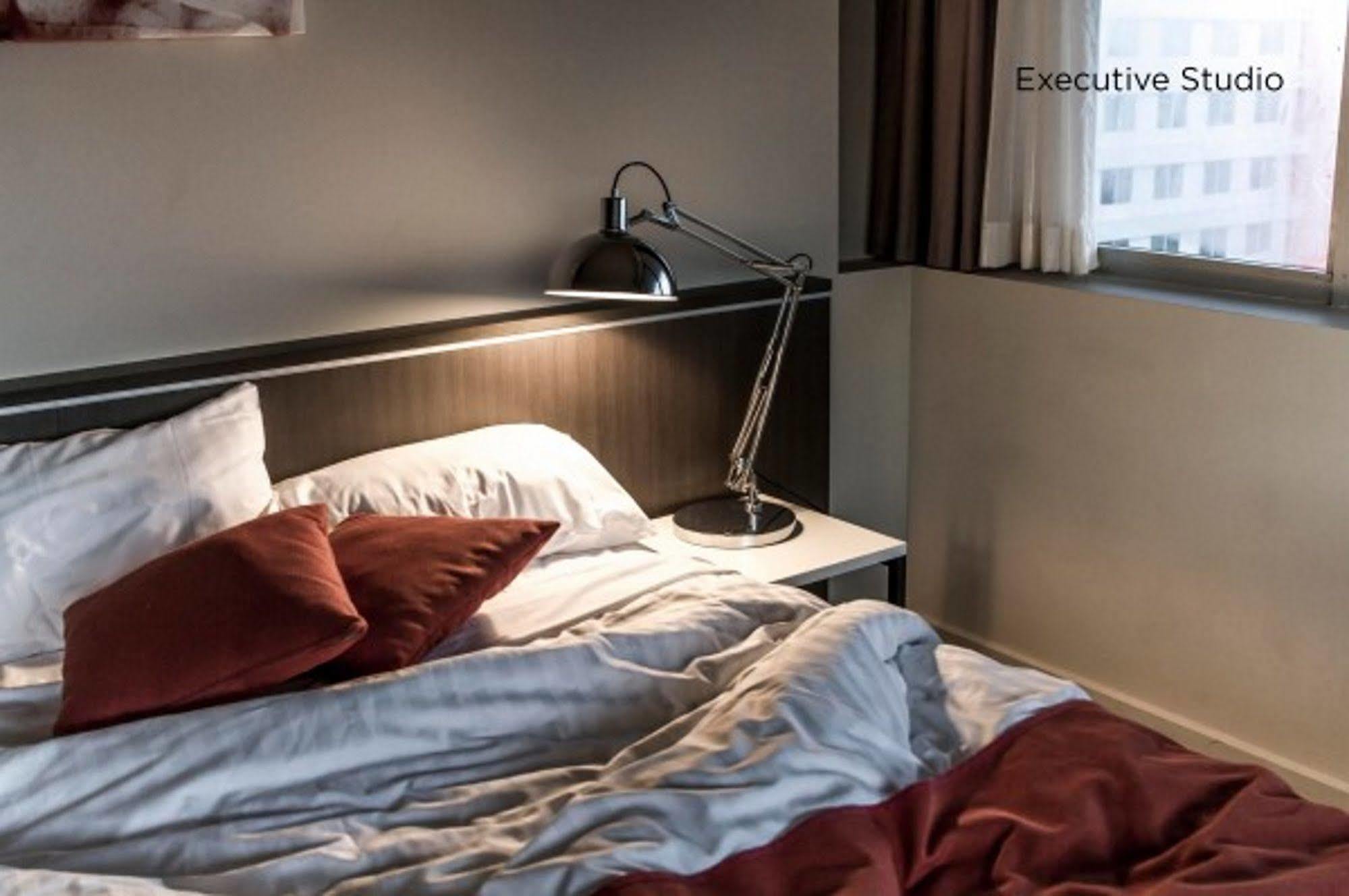 Aparthotel Abode Woden à Canberra Extérieur photo