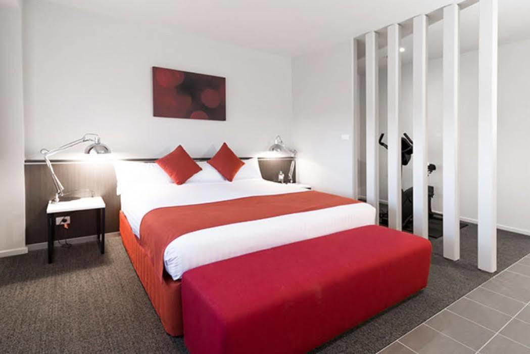 Aparthotel Abode Woden à Canberra Extérieur photo